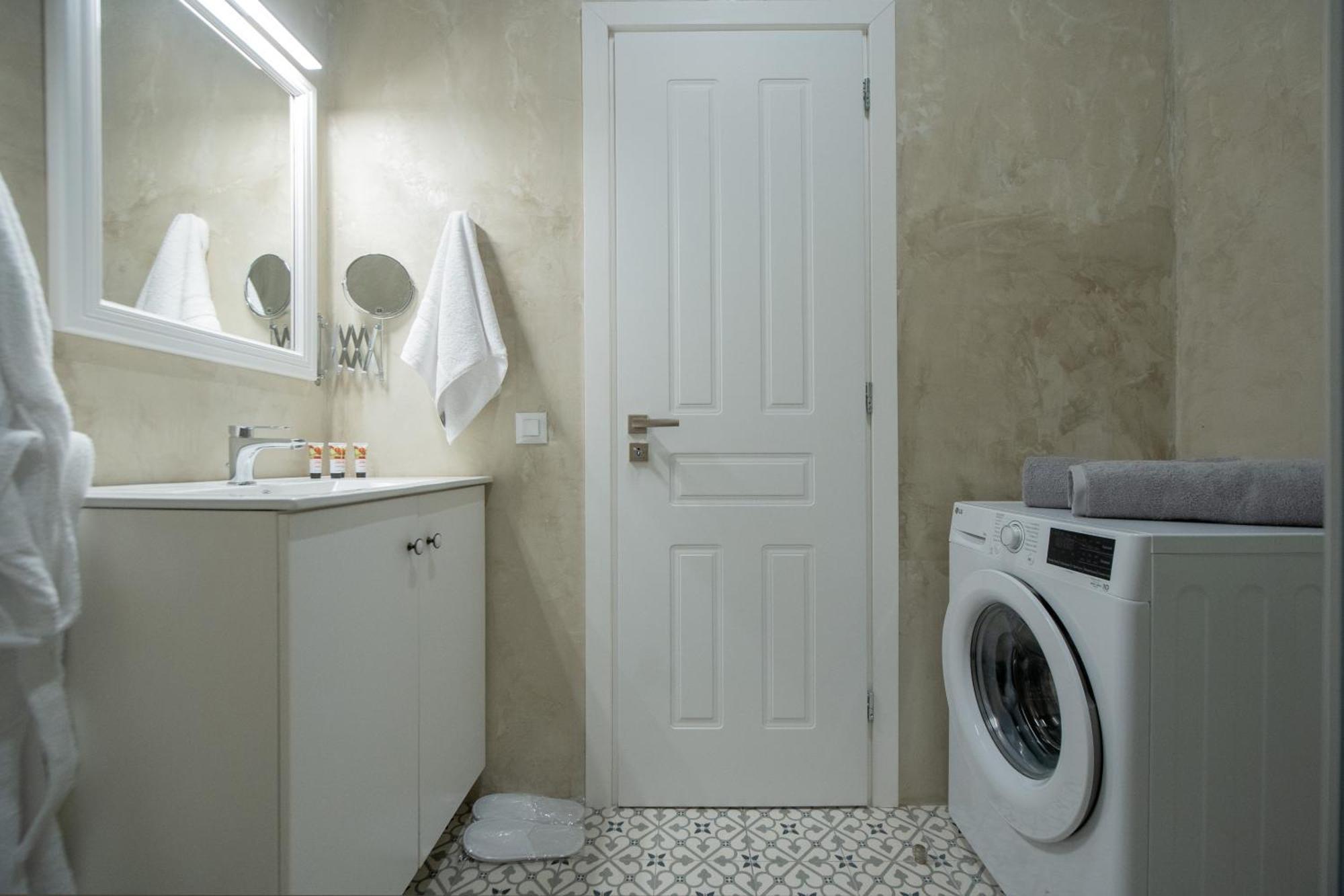 Porto Harani Seaside Apartments Сими Екстериор снимка